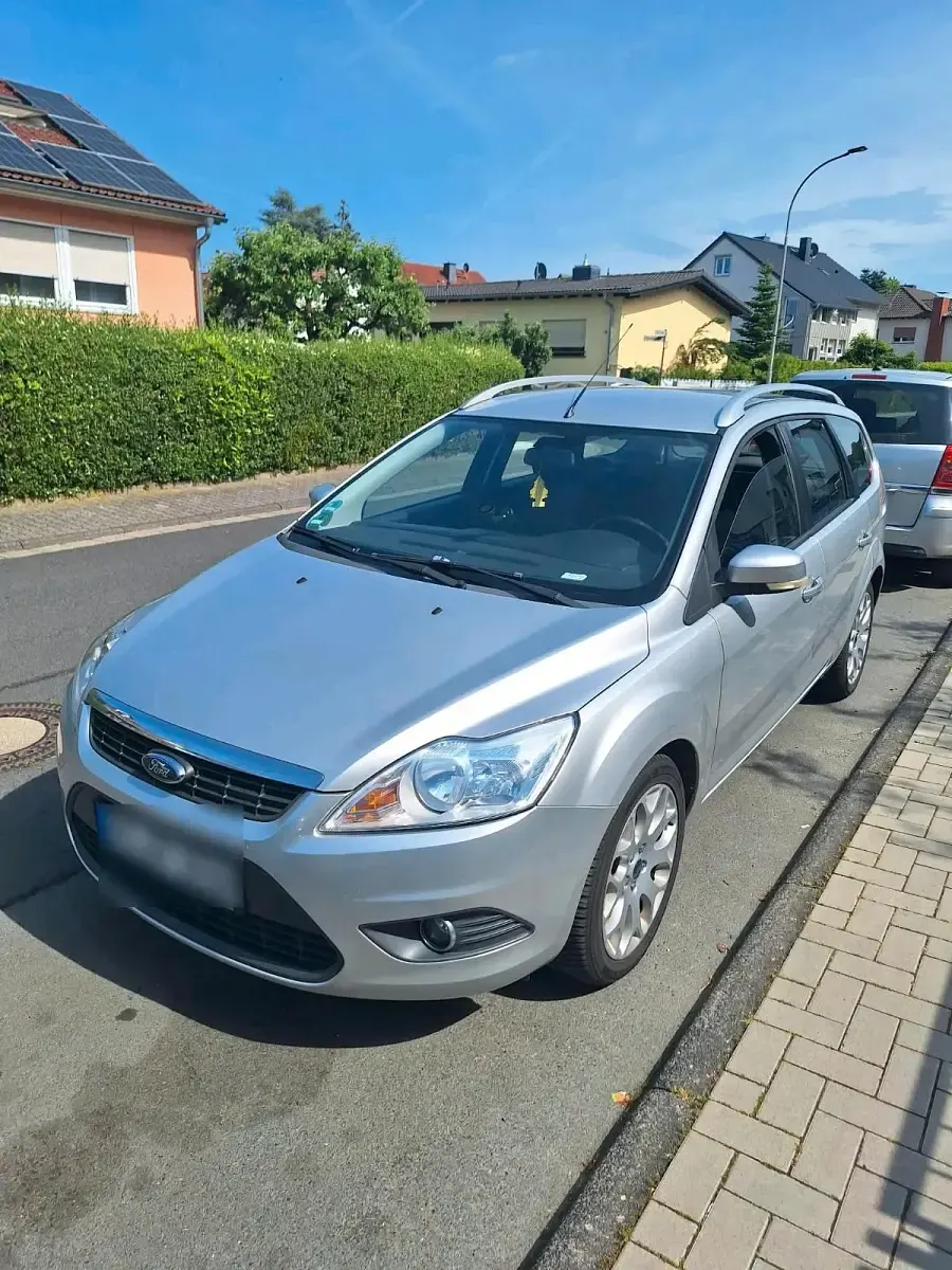 Gebraucht Ford Focus 109 PS (80 kW) 2010 Grau Kombi
