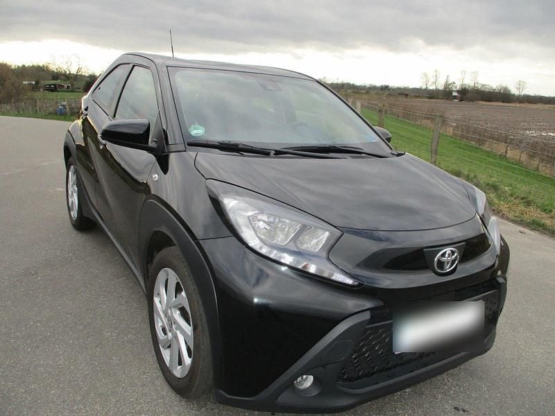 Schwarz Gebraucht 2022 Toyota Aygo Kleinwagen | 12.580 € (Guter Preis) - Bild 1/4