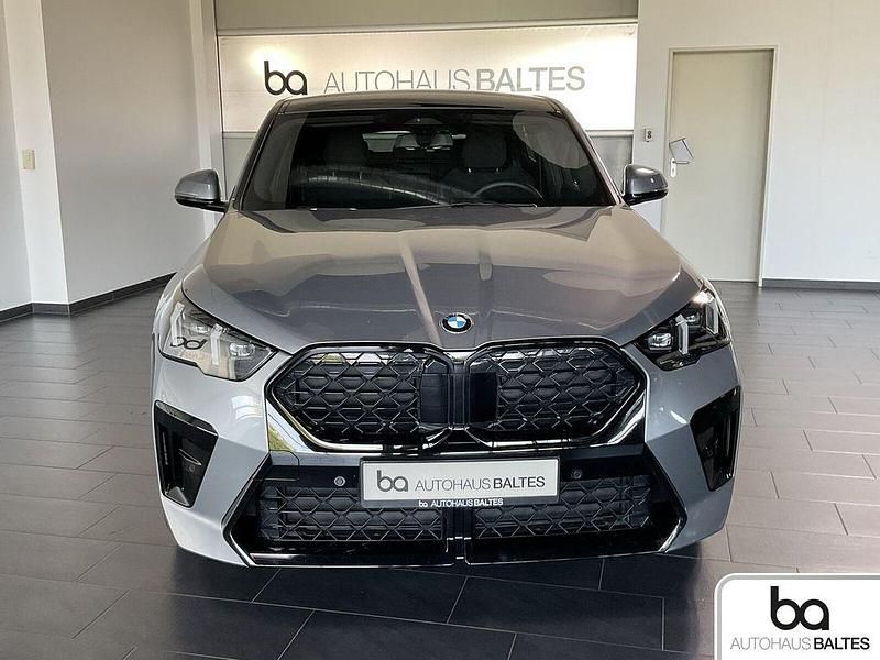 Gebraucht BMW X2 M Sport 163 PS (119 kW) 2025 Skyscraper grau met. SUV