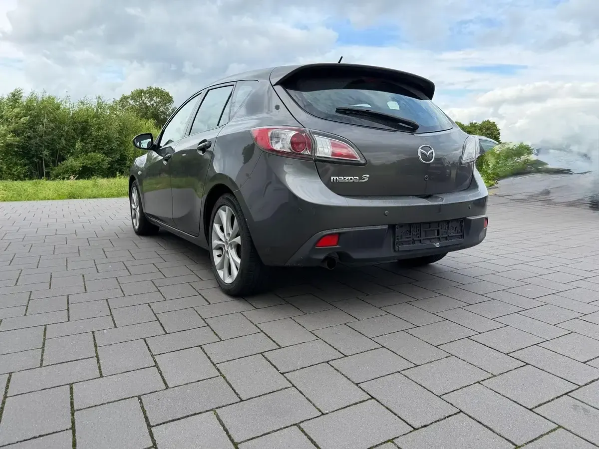Gebraucht Mazda 3 109 PS (80 kW) 2010 Grau Kleinwagen