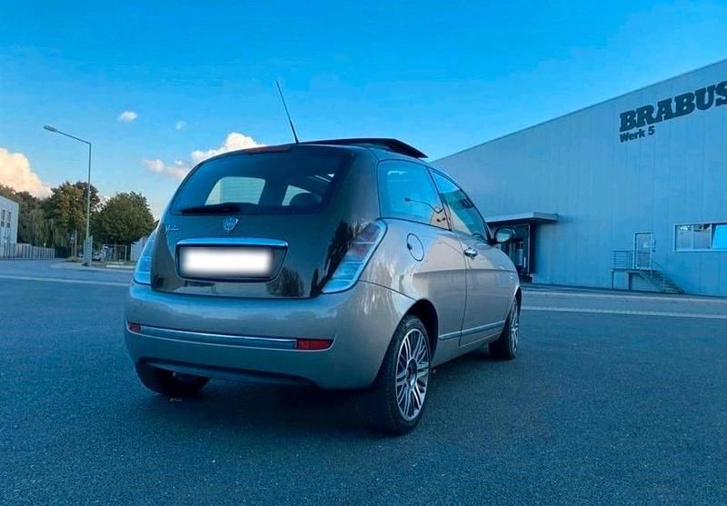 Gebraucht Lancia Ypsilon 95 PS (69 kW) 2009 Silber Kleinwagen