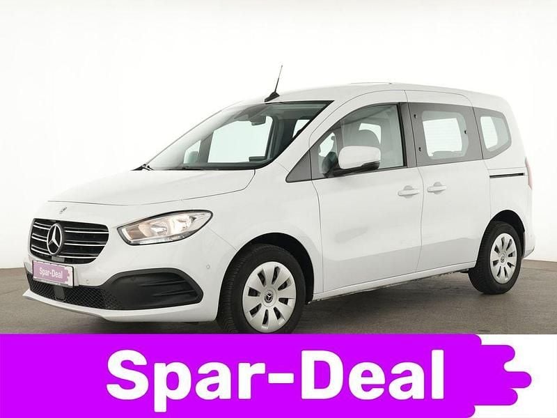 Gebraucht Mercedes T180 131 PS (96 kW) 2024 Weiß Van / Kleinbus