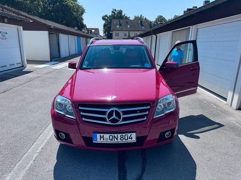 Rot Gebraucht 2010 Mercedes GLK220 SUV | 12.900 € (Fairer Preis) - Bild 1/4