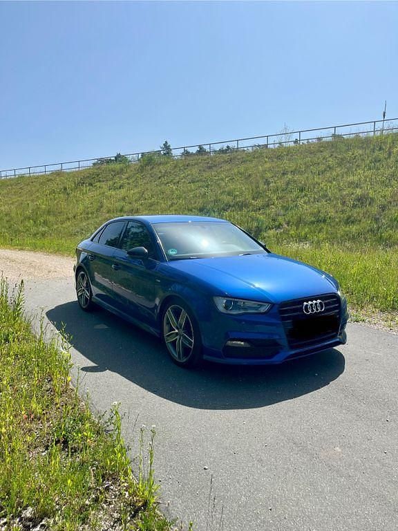 Gebraucht Audi A3 Ambition 125 PS (91 kW) 2015 Blau Limousine