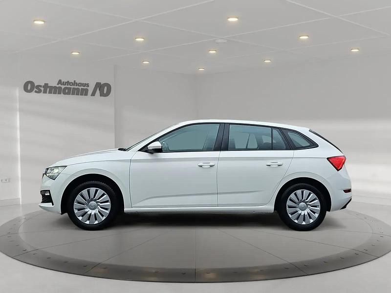 Gebraucht Skoda Scala Cool Plus 95 PS (69 kW) 2020 Weiß Kleinwagen