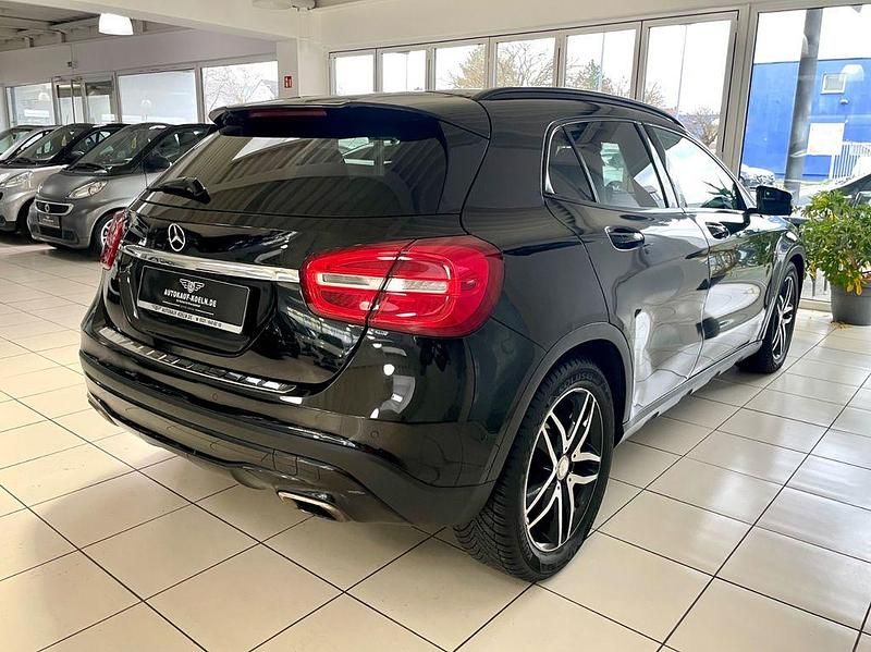 Gebraucht Mercedes GLA180 122 PS (89 kW) 2016 Schwarz SUV