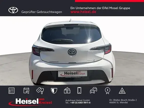 Gebraucht Toyota Corolla Team 122 PS (89 kW) 2022 Schneeweiß