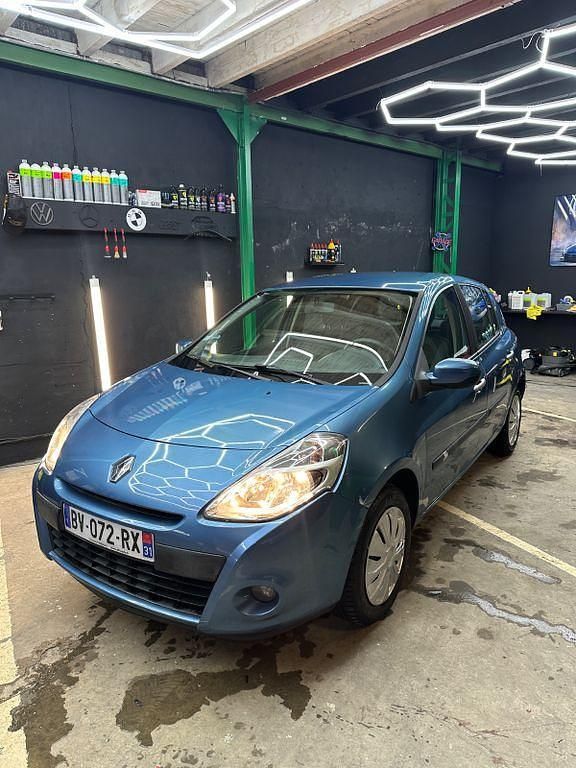 Gebraucht Renault Clio II 90 PS (66 kW) 2011 Blau Limousine