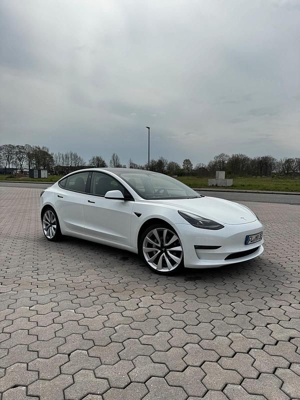 Gebraucht Tesla Model 3 330 kW (449 PS) 2021 Weiß Limousine