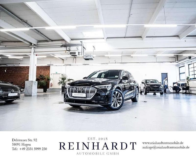 Brillantschwarz Gebraucht 2023 Audi e-tron Advanced SUV | 40.955 € - Bild 1/3