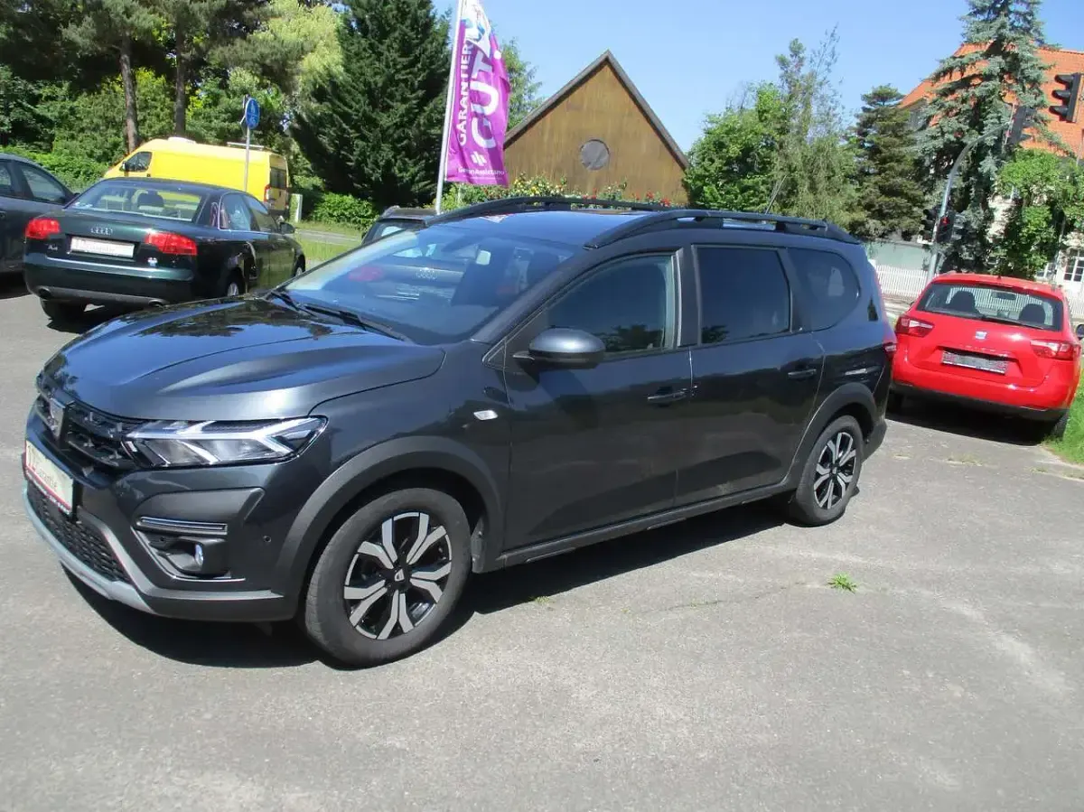 Gebraucht Dacia Jogger 101 PS (74 kW) 2022 Grau "comete" Van / Kleinbus