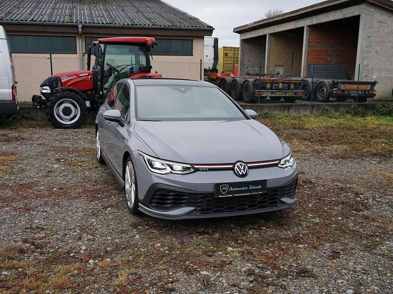Mondsteingrau Gebraucht 2023 VW Golf VIII GTI Limousine | 35.890 € (Fairer Preis) - Bild 1/4