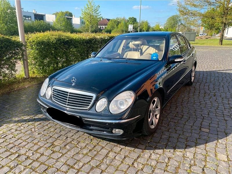 Schwarz Gebraucht 2002 Mercedes E320 Avantgarde Limousine | 2.500 € (Guter Preis) - Bild 1/4