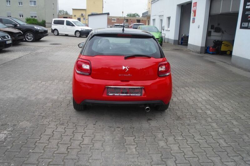 Gebraucht Citroën DS3 Chic 95 PS (69 kW) 2011 Schwarz Kleinwagen