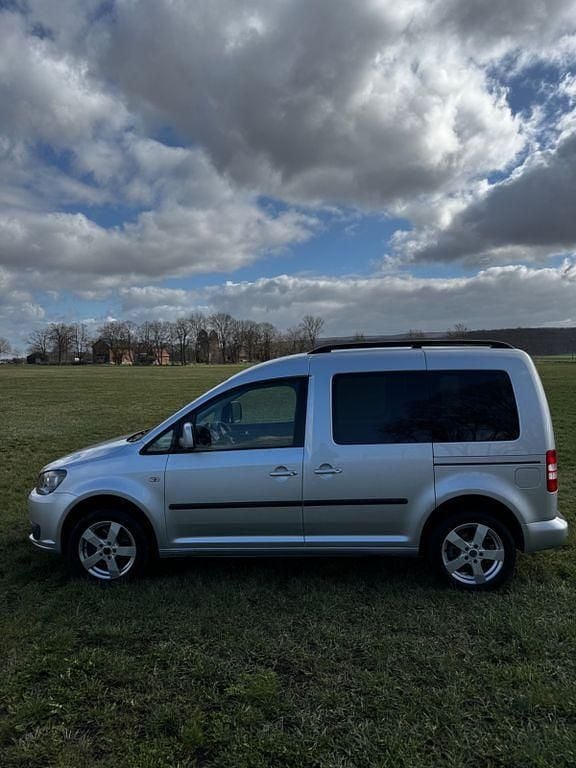 Gebraucht VW Caddy Comfortline 140 PS (102 kW) 2011 Silber Van / Kleinbus