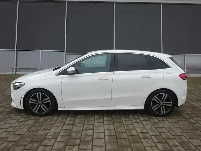 Gebraucht Mercedes B180 AMG line 136 PS (100 kW) 2020 Weiß Kleinwagen