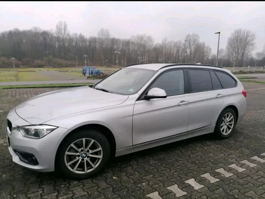 Gebraucht BMW 320 190 PS (139 kW) 2016 Silber Kombi