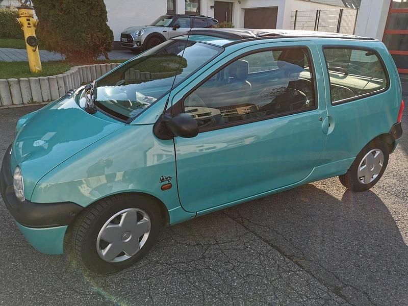 Second-hand Renault Twingo 58 CP (42 kW) 1999 Verde Hatchback