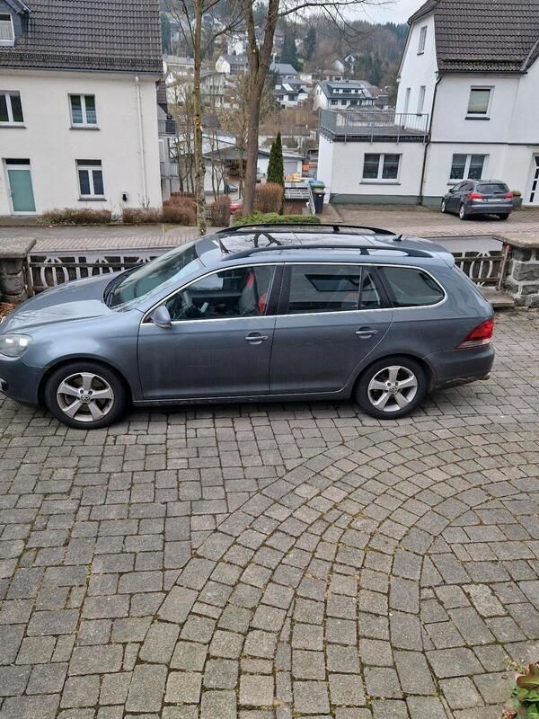 Grau Gebraucht 2012 VW Golf VI Limousine | 5.800 € (Fairer Preis) - Bild 1/4