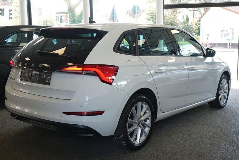 Gebraucht Skoda Scala Clever 110 PS (80 kW) 2022 Weiß Kleinwagen