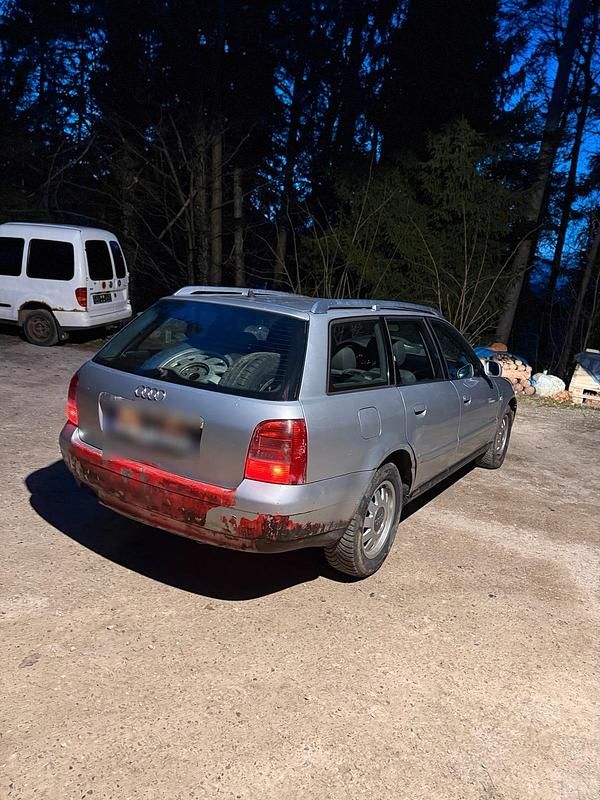 Gebraucht Audi A4 115 PS (84 kW) 2000 Silber Kombi