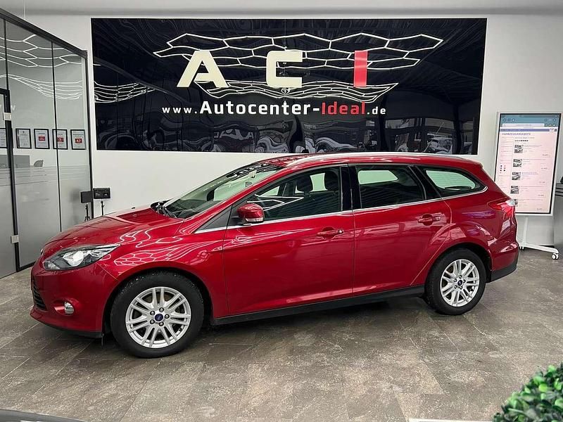 Gebraucht Ford Focus Titanium 182 PS (133 kW) 2013 Rot Kombi