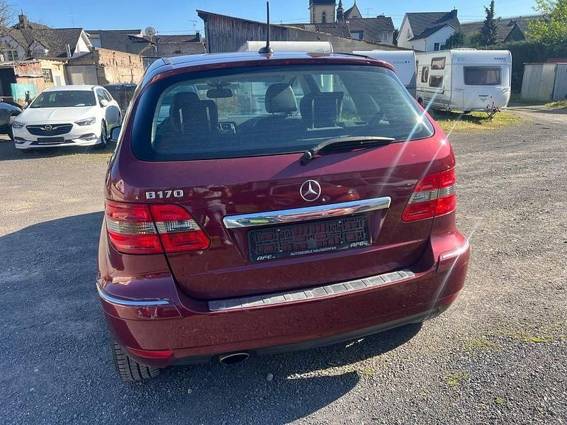 Gebraucht Mercedes B170 116 PS (85 kW) 2008 Rot Van / Kleinbus