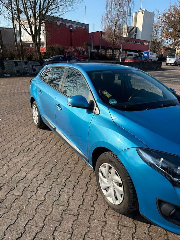Gebraucht Renault Mégane LIMITED 110 PS (80 kW) 2015 Blau Limousine