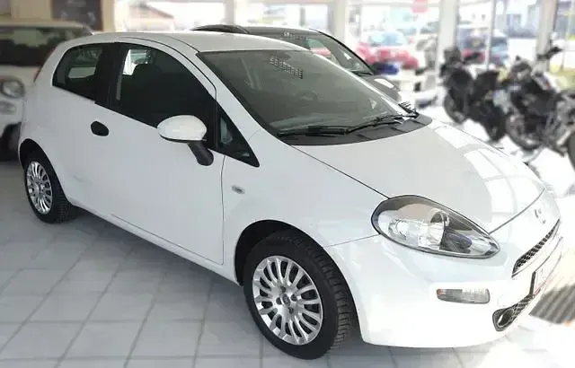Gebraucht Fiat Punto Pop 69 PS (50 kW) 2015 Weiß Kleinwagen
