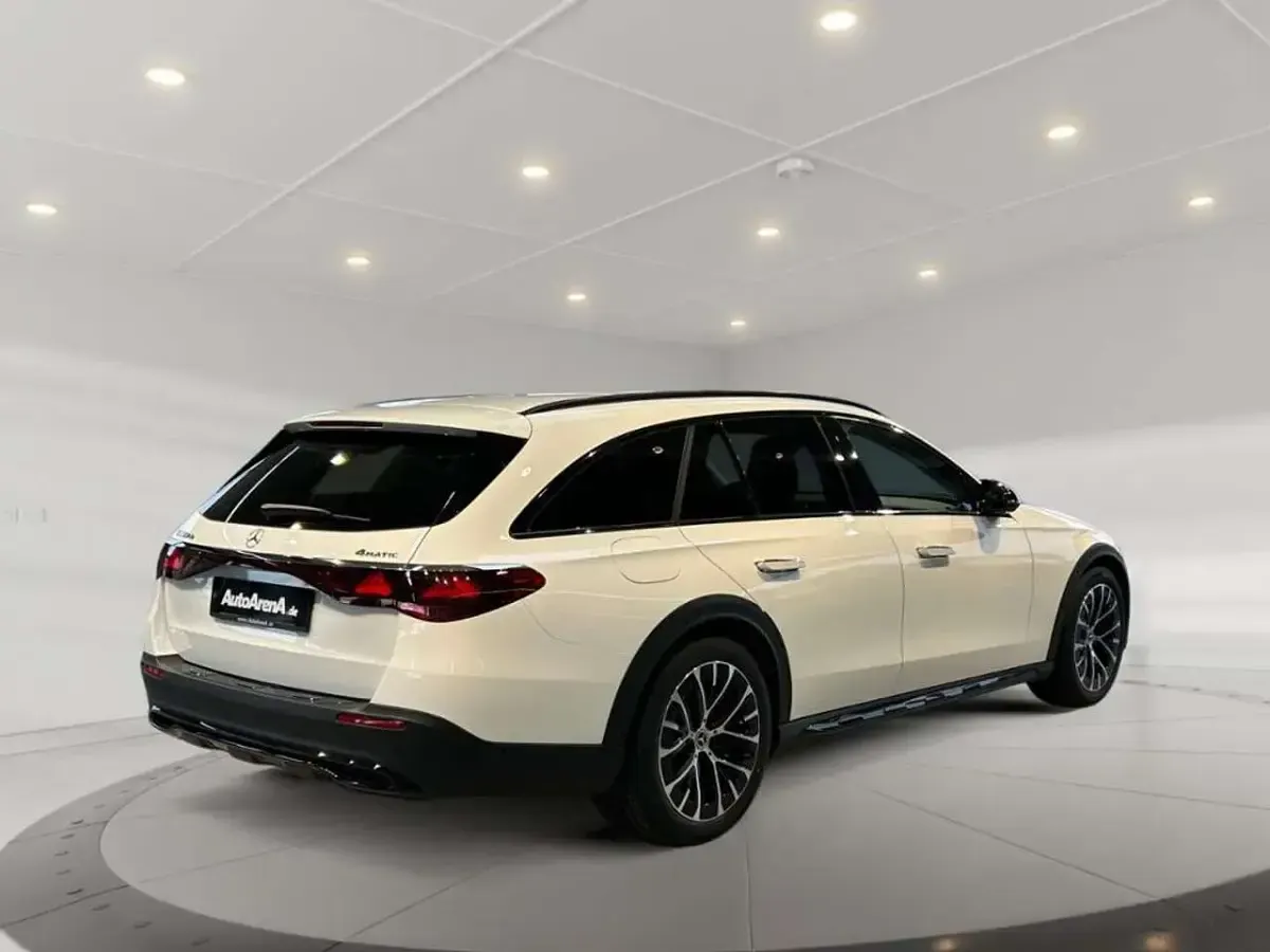 Gebraucht Mercedes E300 Avantgarde 197 PS (144 kW) 2025 Unilack polarweiß Kombi