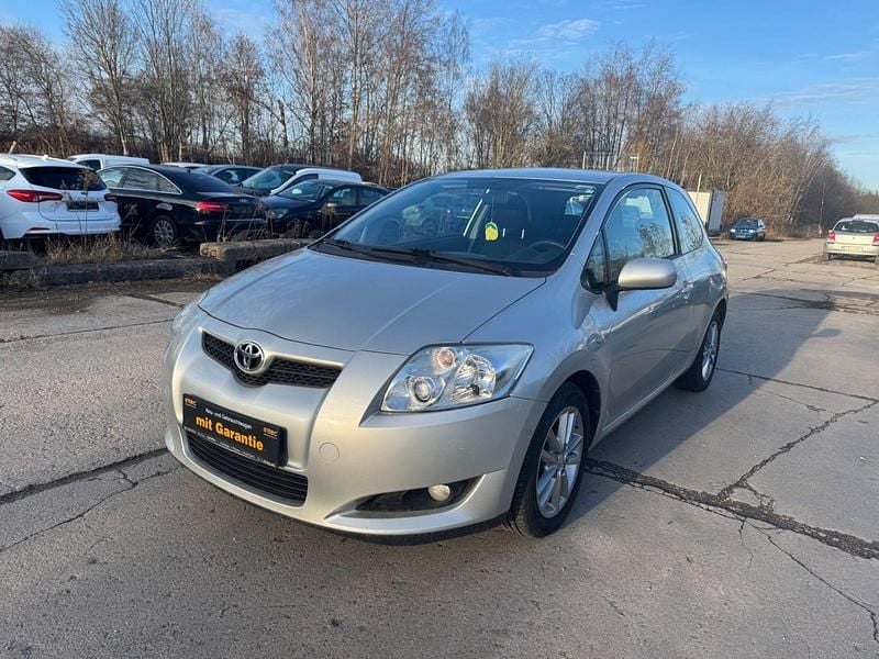 Gebraucht Toyota Auris 132 PS (97 kW) 2009 Silber Kleinwagen