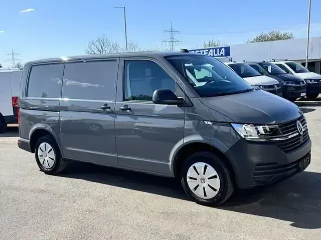 Gebraucht VW Transporter 110 PS (80 kW) 2021 Grau Van