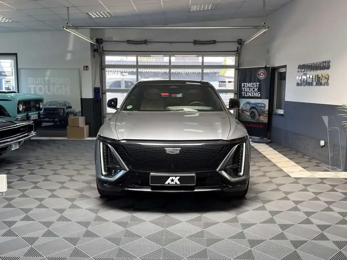 Gebraucht Cadillac LYRIQ 388 kW (528 PS) 2024 Silber SUV