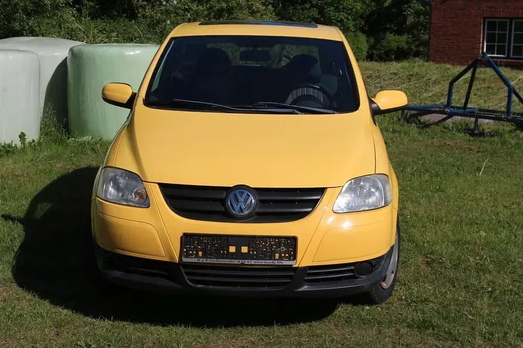 Gebraucht VW Fox 54 PS (39 kW) 2005 Gelb Kleinwagen