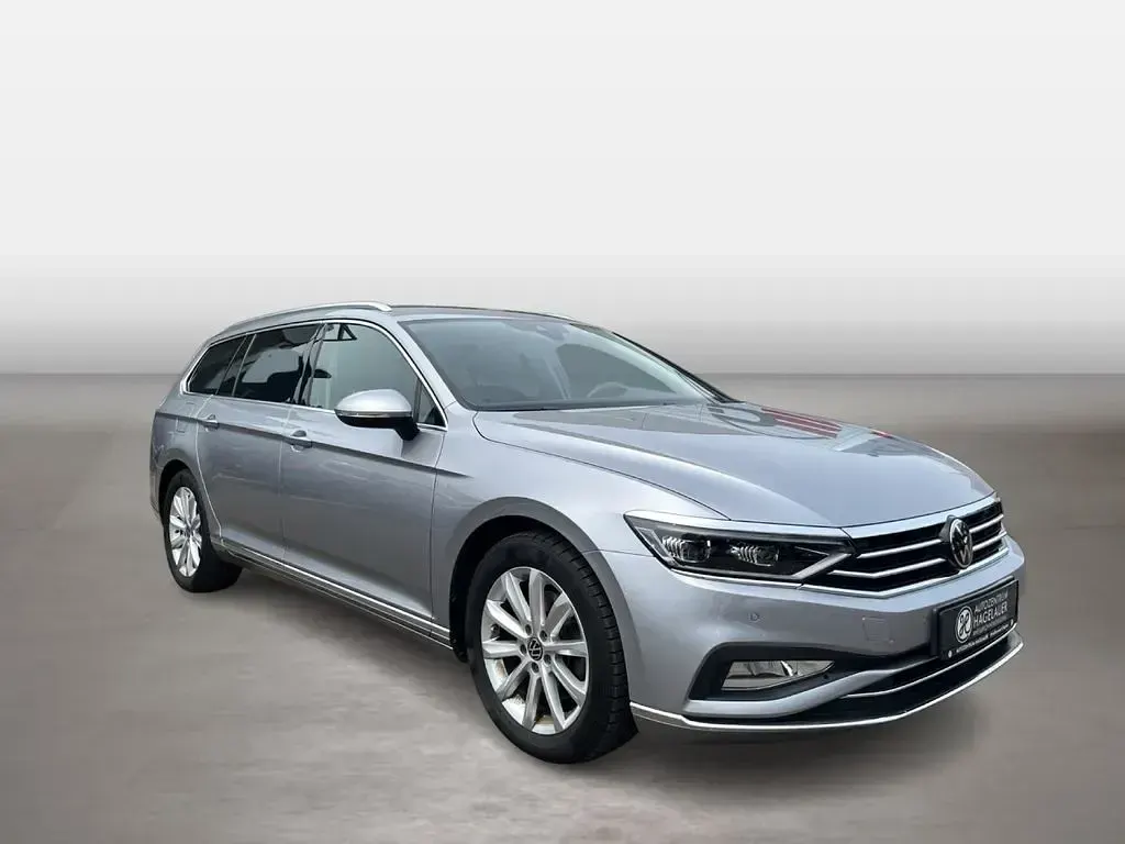 Gebraucht VW Passat Elegance 150 PS (110 kW) 2023 Silber Kombi