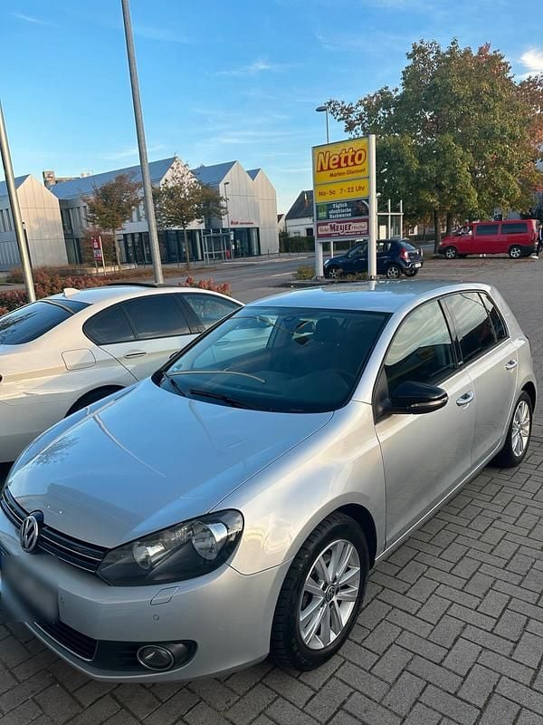 Gebraucht VW Golf VI 105 PS (77 kW) 2011 Silber Kleinwagen