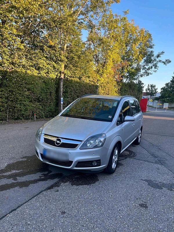 Silber Gebraucht 2005 Opel Zafira Van / Kleinbus | 1.699 € (Fairer Preis) - Bild 1/4