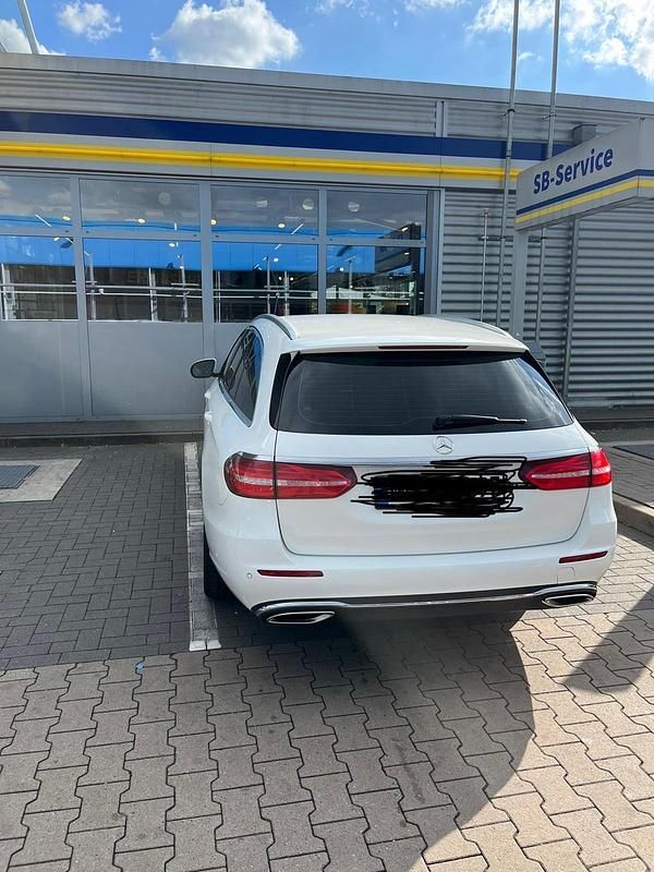 Gebraucht Mercedes E200 184 PS (135 kW) 2018 Weiß Kombi