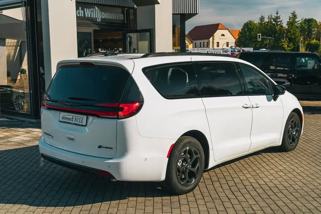 Neu Chrysler Pacifica Limited 264 PS (194 kW) 2026 Weiß Van