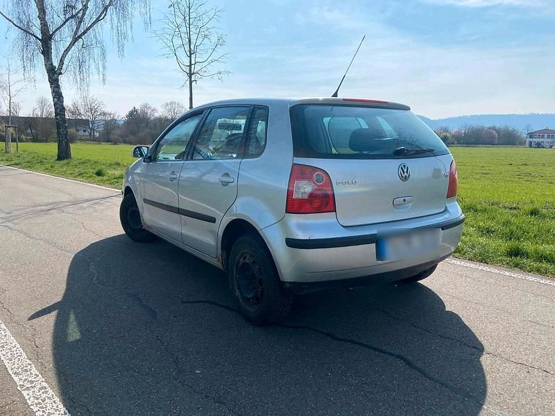 Gebraucht VW Polo 75 PS (55 kW) 2003 Silber Kleinwagen