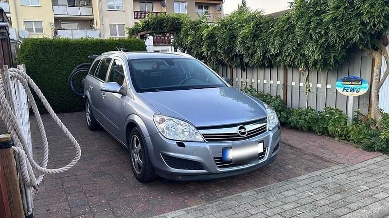 Gebraucht Opel Astra Innovation 116 PS (85 kW) 2009 Silber Kombi