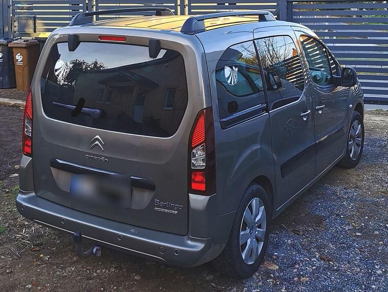 Gebraucht Citroën Berlingo SELECTION 114 PS (83 kW) 2014 Braun Van / Kleinbus