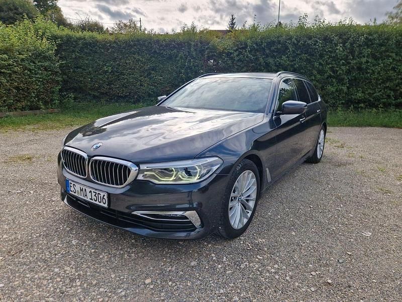 Schwarz Gebraucht 2019 BMW 530 Luxury Line Kombi | 27.790 € (Guter Preis) - Bild 1/4