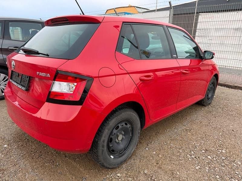 Rot Gebraucht 2016 Skoda Fabia Joy Limousine | 9.400 € (Fairer Preis) - Bild 1/4