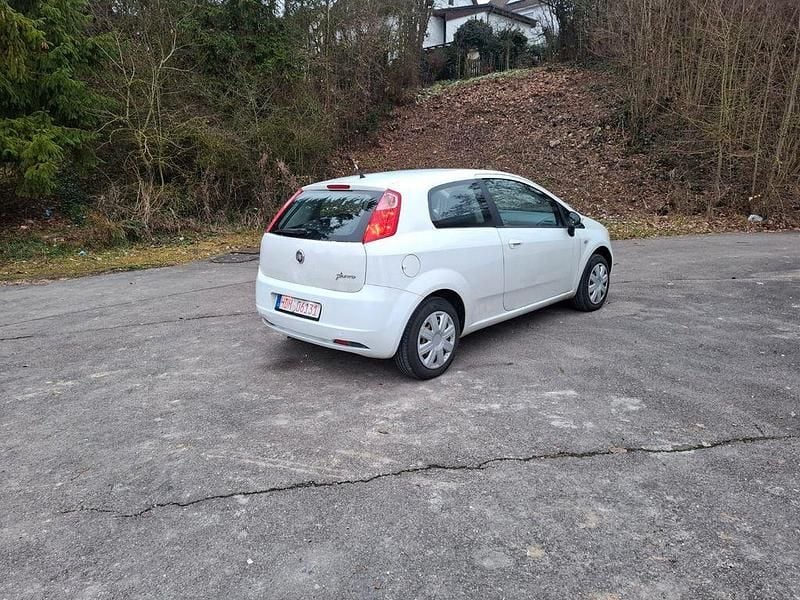 Gebraucht Fiat Punto Active 65 PS (47 kW) 2009 Weiß Limousine