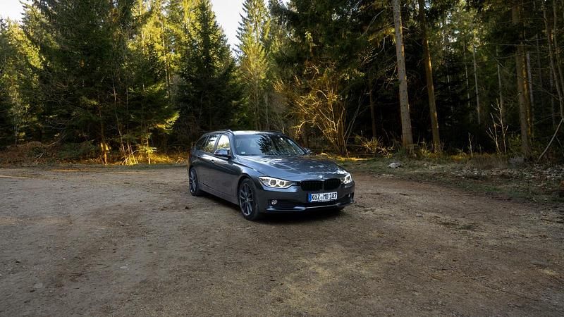 Grau Gebraucht 2013 BMW 316 Kombi | 7.900 € (Fairer Preis) - Bild 1/4