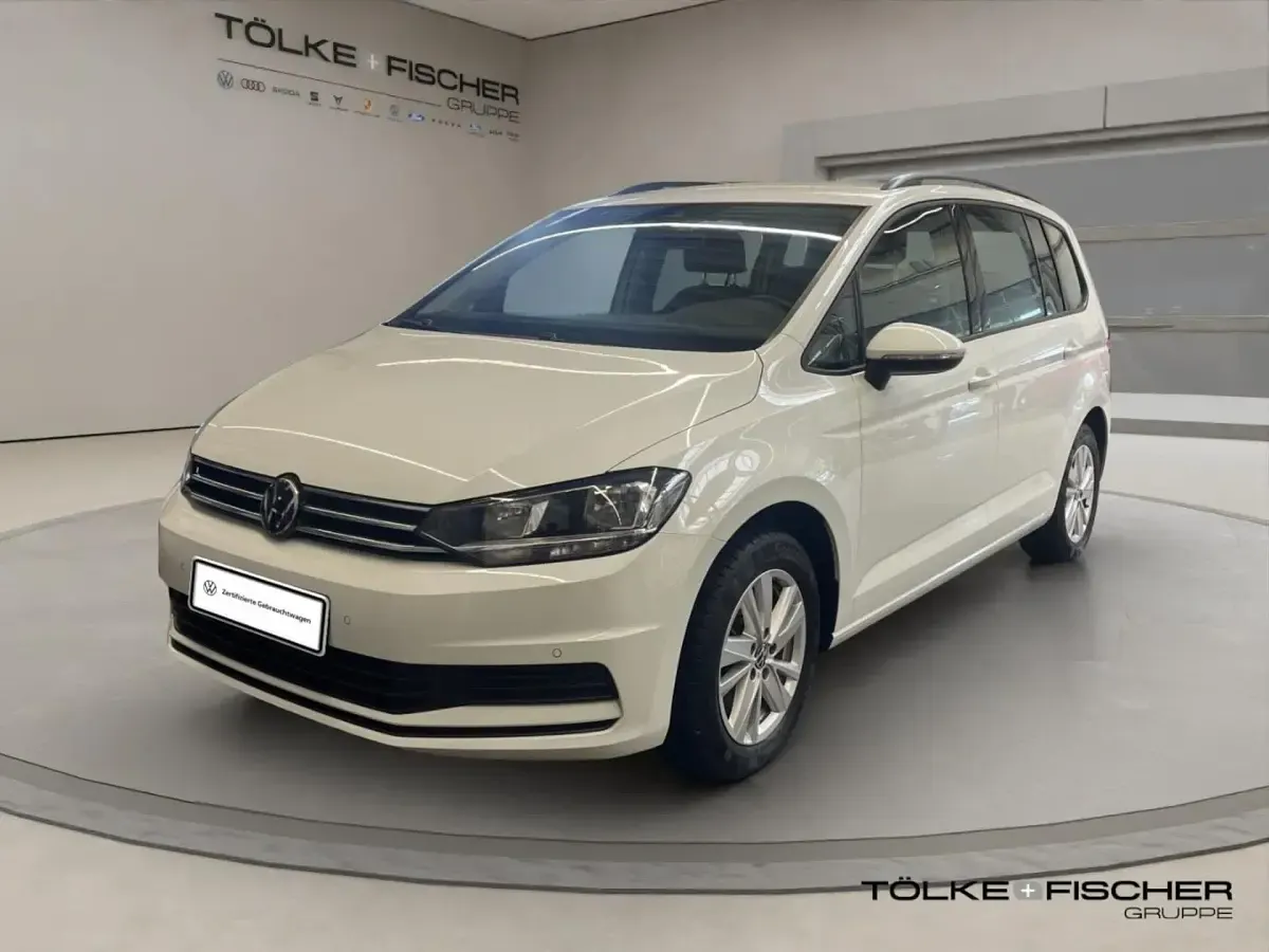 Gebraucht VW Touran Comfortline 150 PS (110 kW) 2023 Weiß Van / Kleinbus
