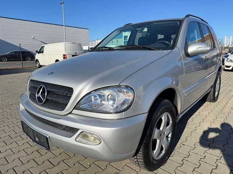 Gebraucht Mercedes ML320 218 PS (160 kW) 2001 Silber SUV