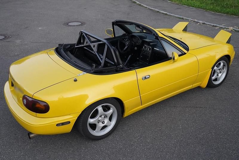 Używany Mazda MX5 240 KM (176 kW) 1992 Żółty Kabriolet