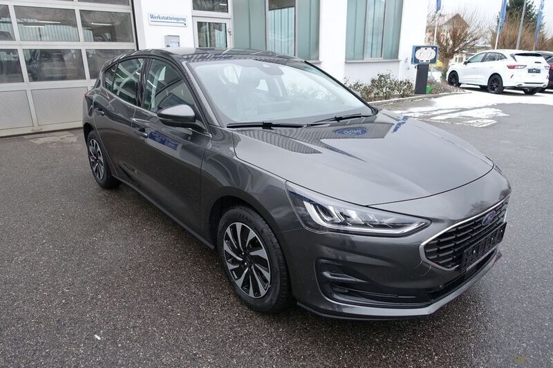 Gebraucht Ford Focus Titanium 125 PS (91 kW) 2024 Grau Limousine